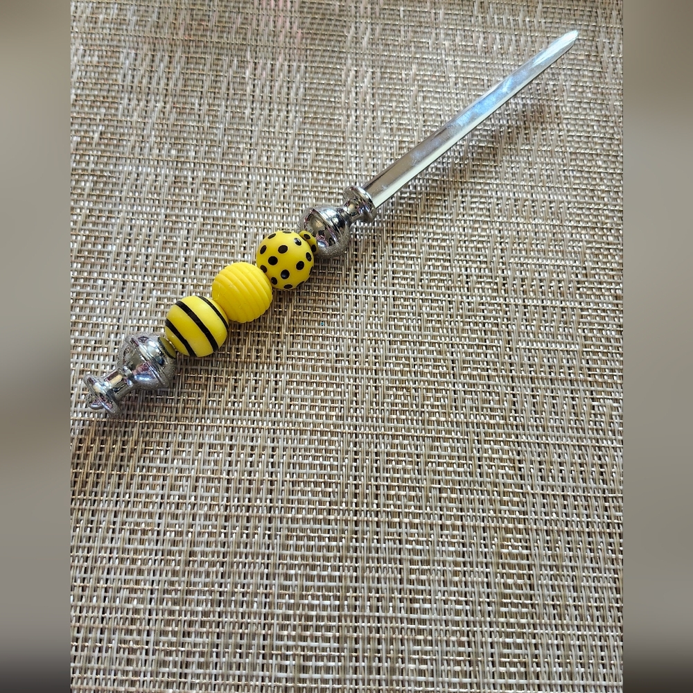 Hand Crafted Yellow and Silver Beaded Pen